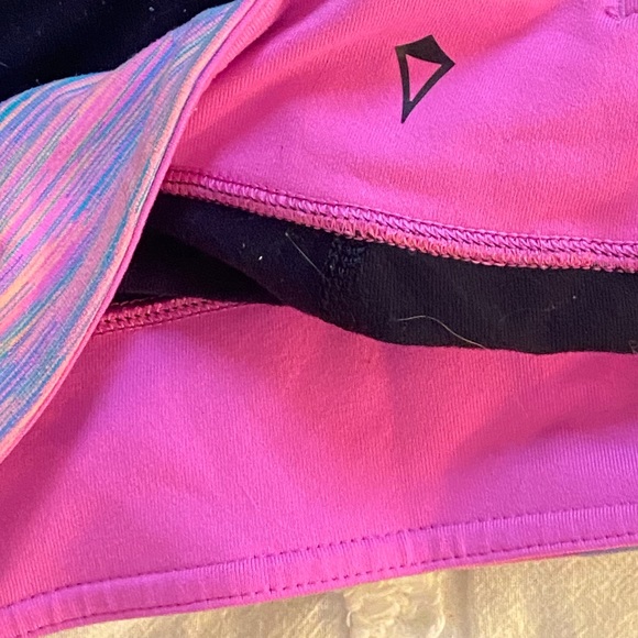 Ivivva black capri leggings with reversible waistband - Picture 3 of 3